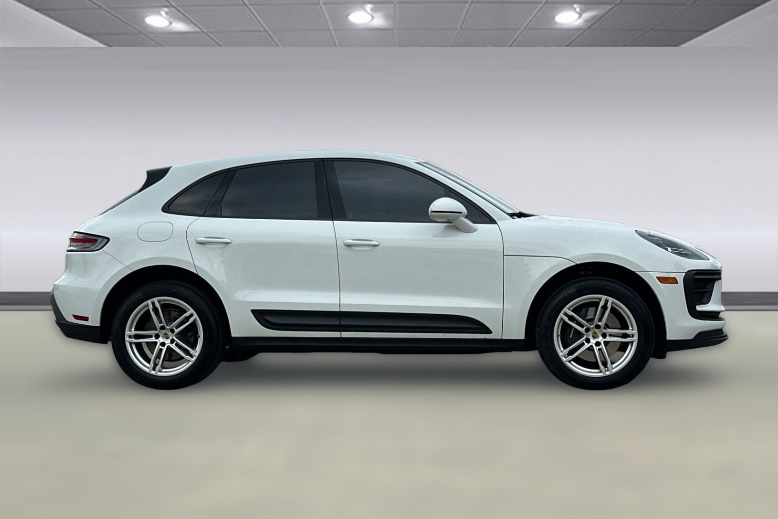 2023 Porsche Macan AWD photo 6