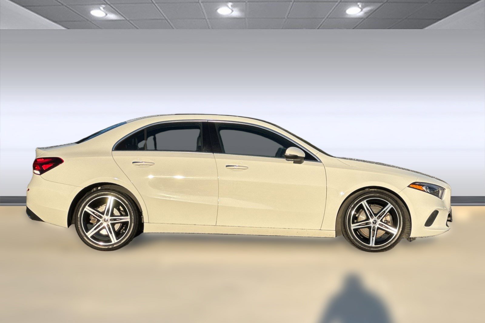 2022 Mercedes Benz A 220 photo 2