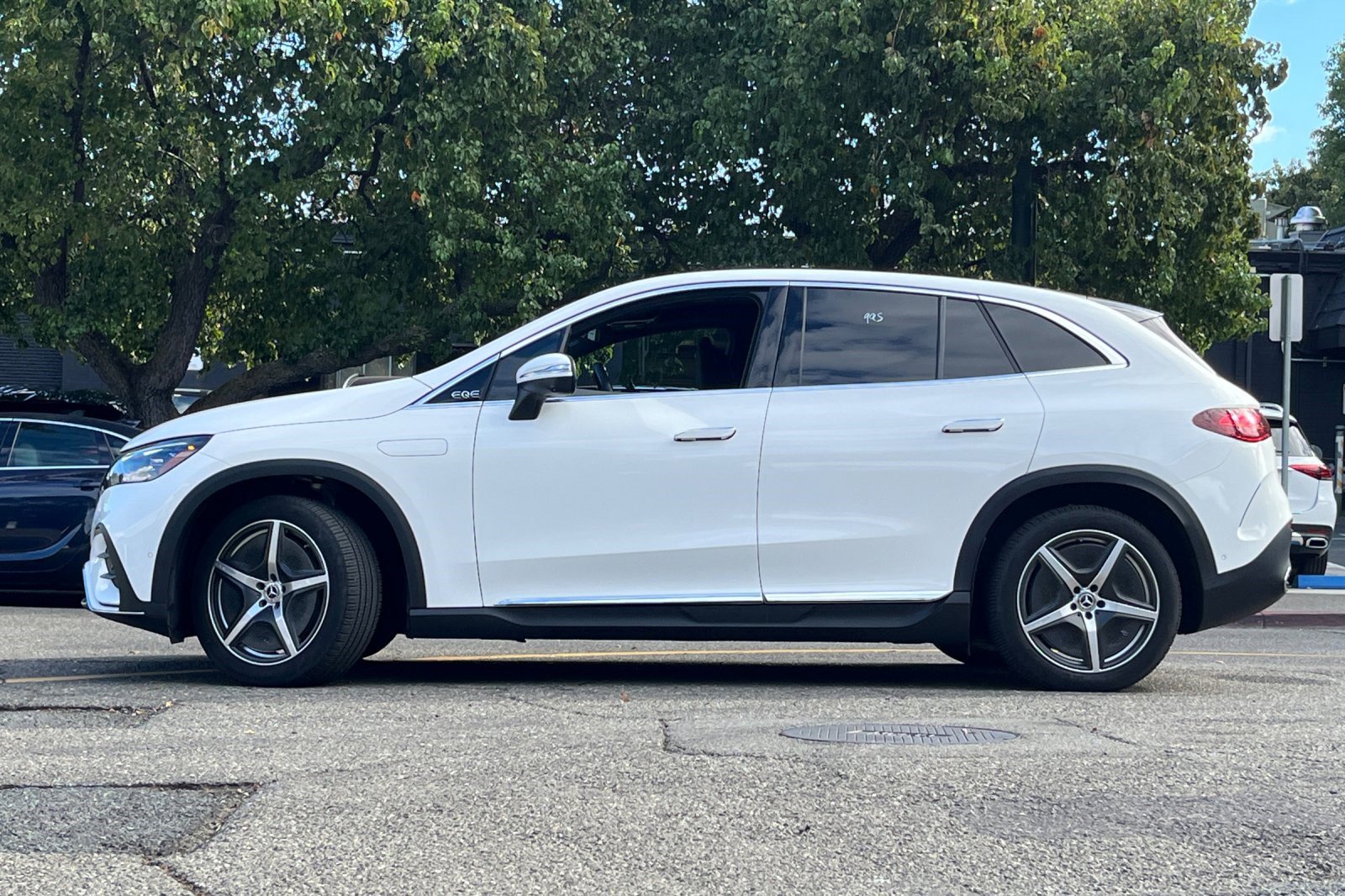 2024 Mercedes Benz EQE SUV 350 4MATIC photo 2