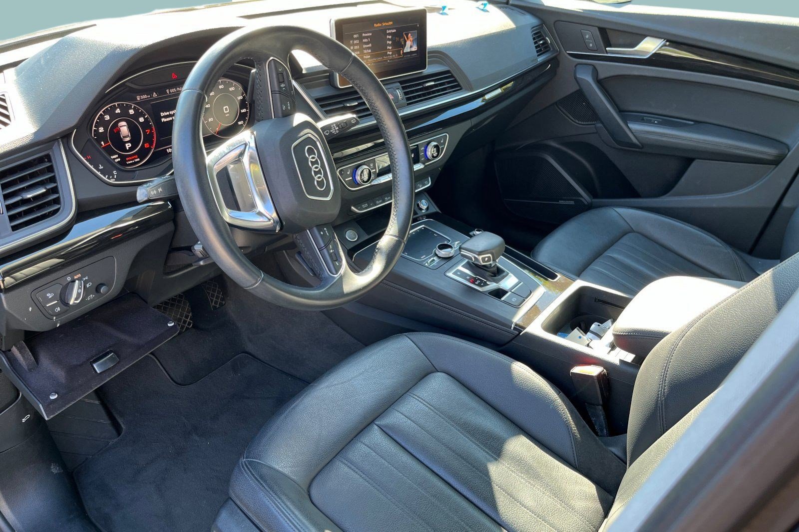 2020 Audi Q5 Premium Plus 45 TFSI photo 2