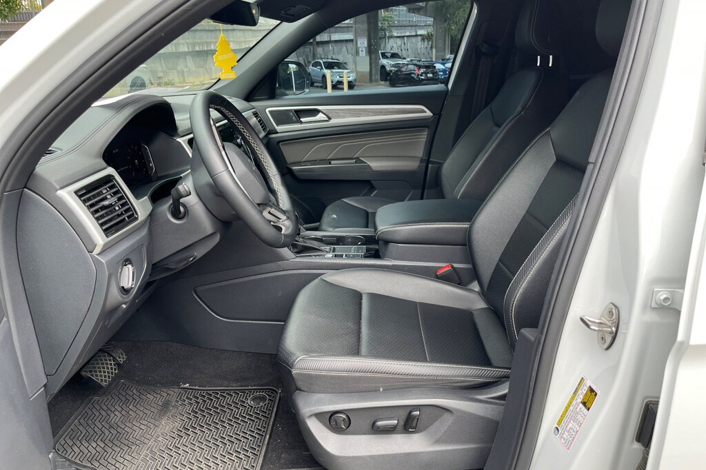Used 2022 Volkswagen Atlas Cross Sport 3.6L V6 SE w/Technology FWD SUV