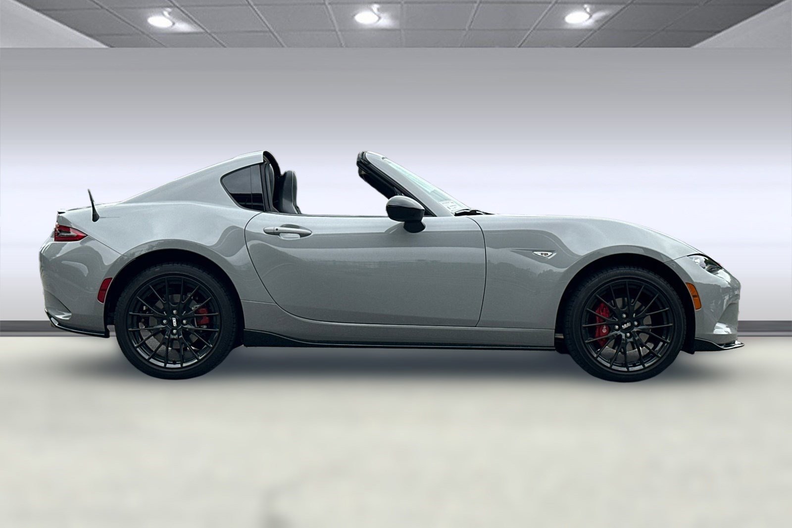 2024 Mazda MX-5 Miata Miata RF photo 2