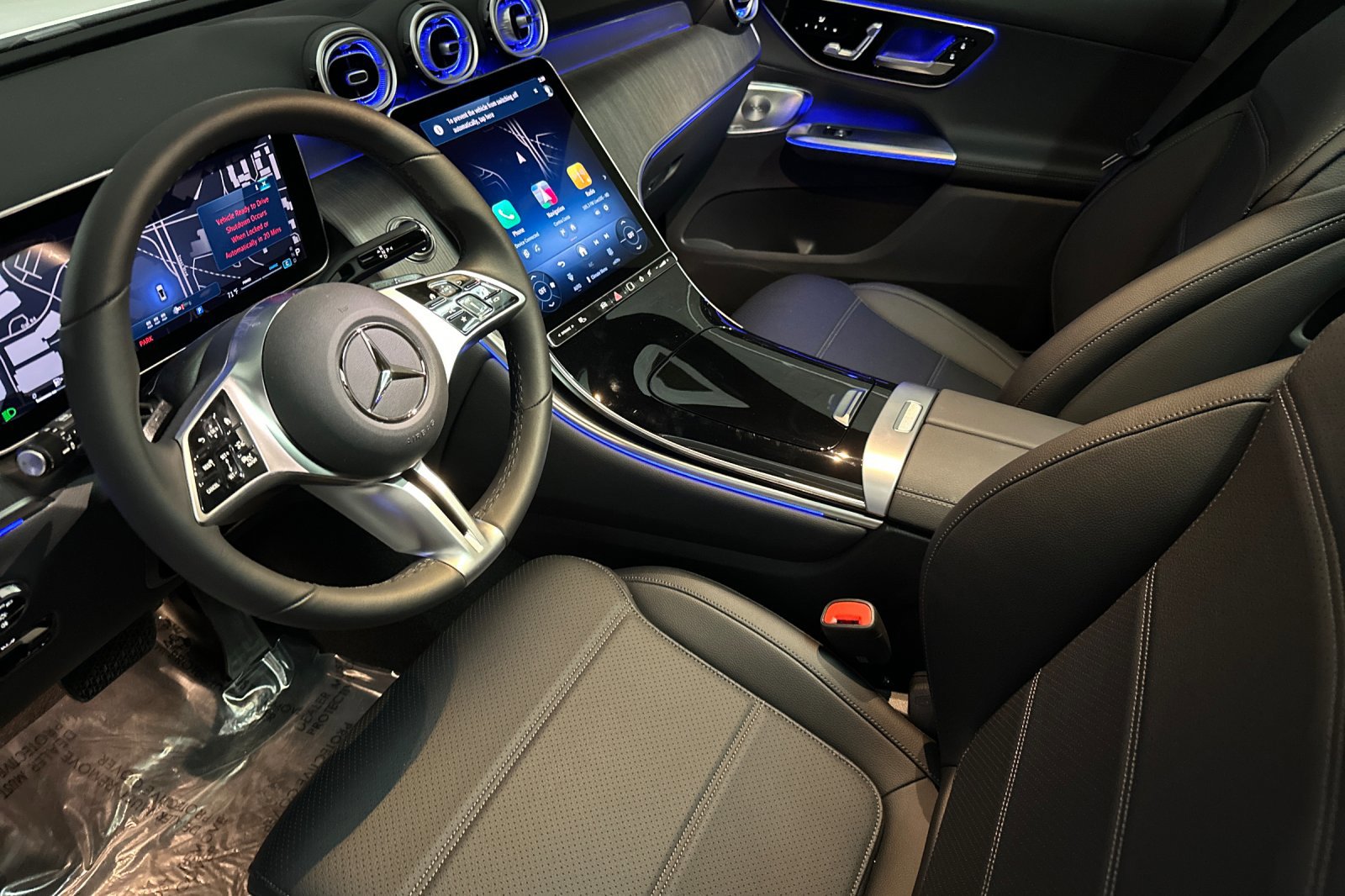 2025 Mercedes Benz GLC 300 photo 4