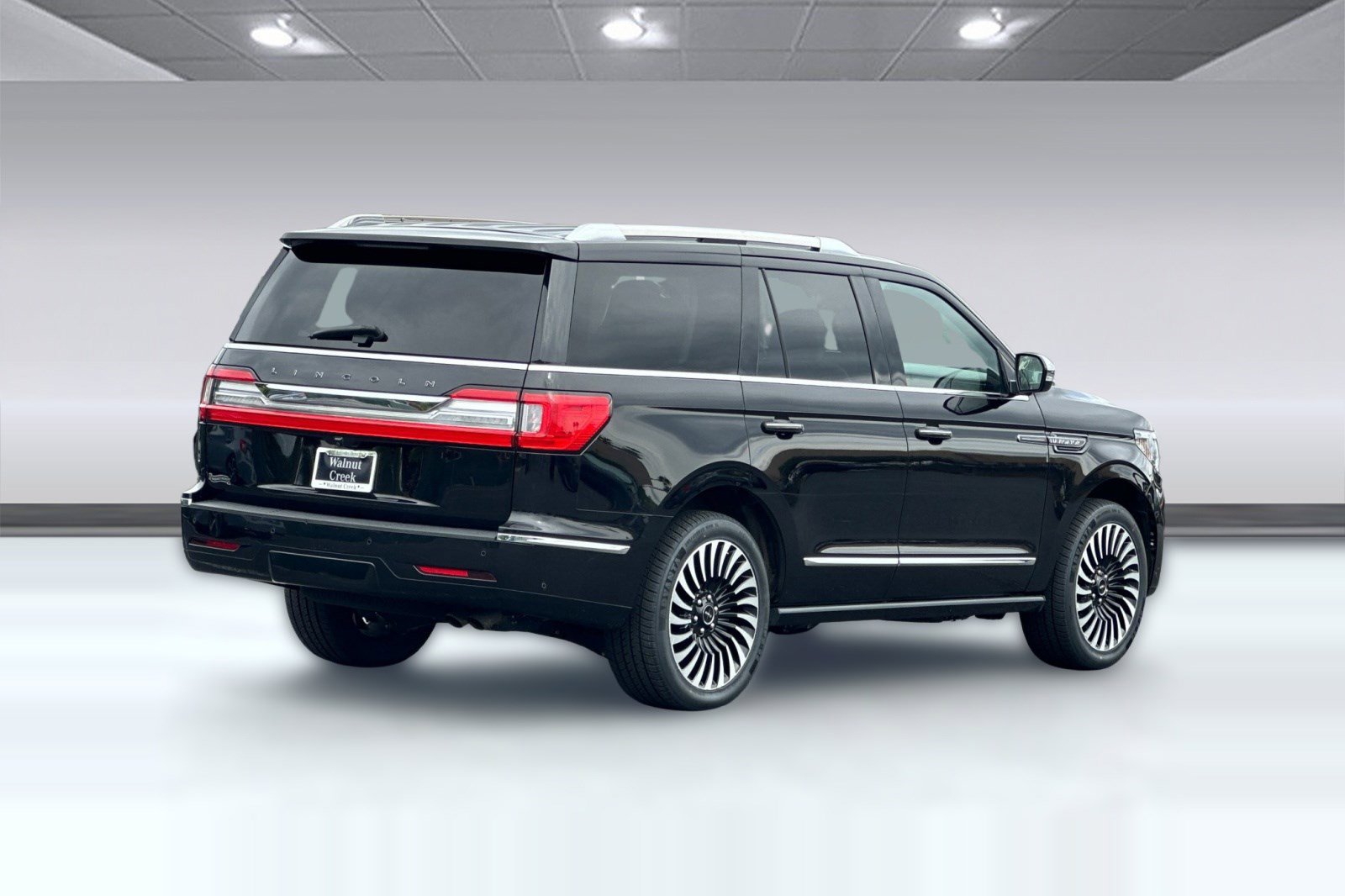 Navigator Black Label 4x4 SUV