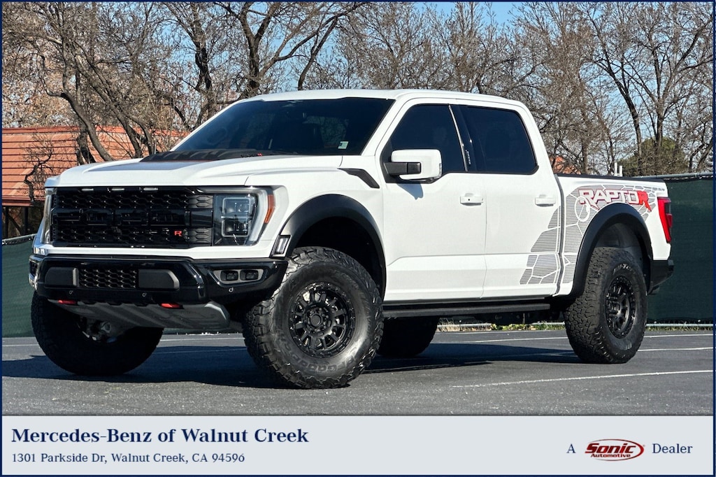 Used 2023 Ford F-150 Raptor 4WD SuperCrew 5.5' Box Truck SuperCrew Cab