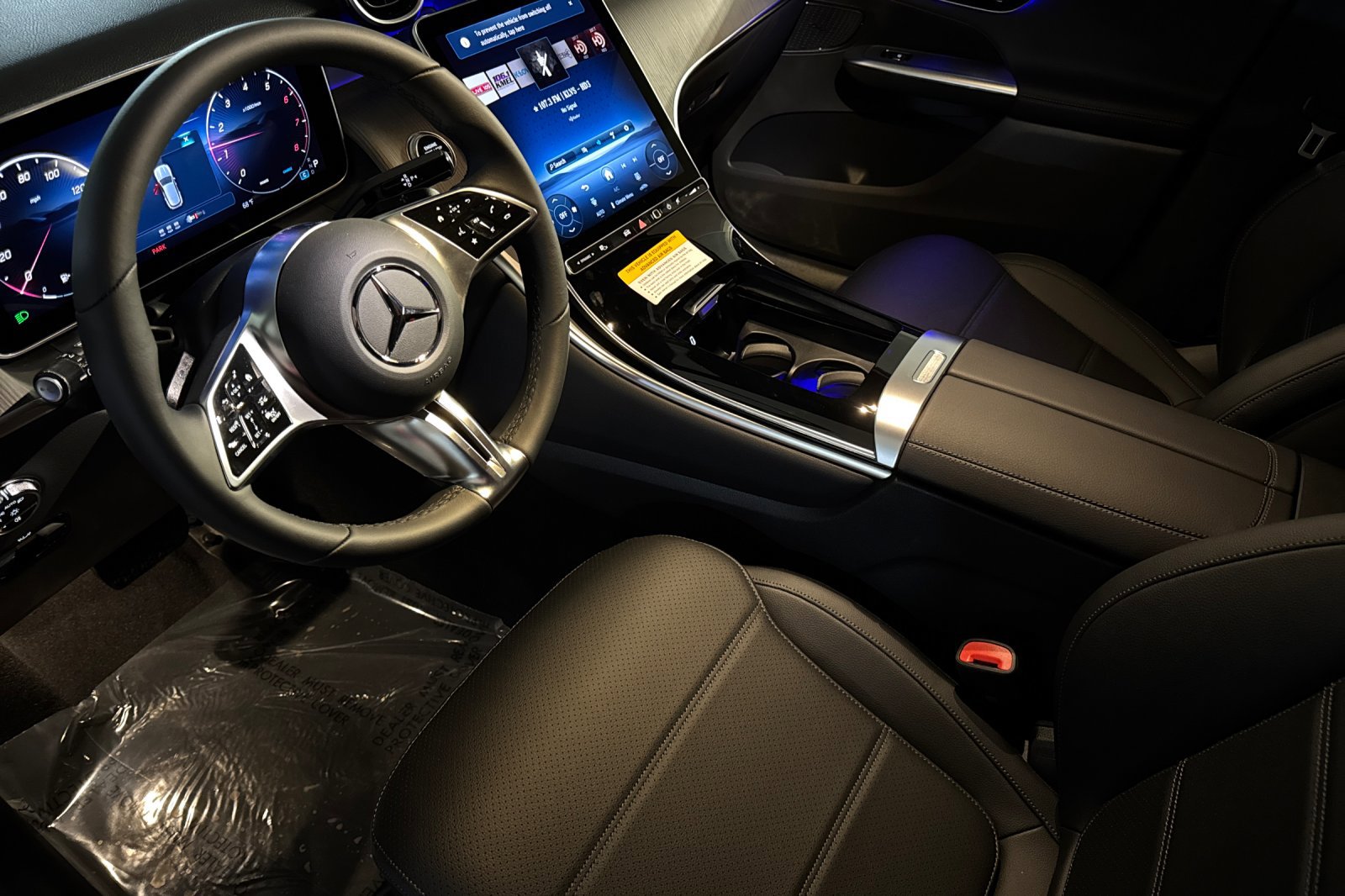 2026 Mercedes Benz GLC 300 4MATIC photo 4