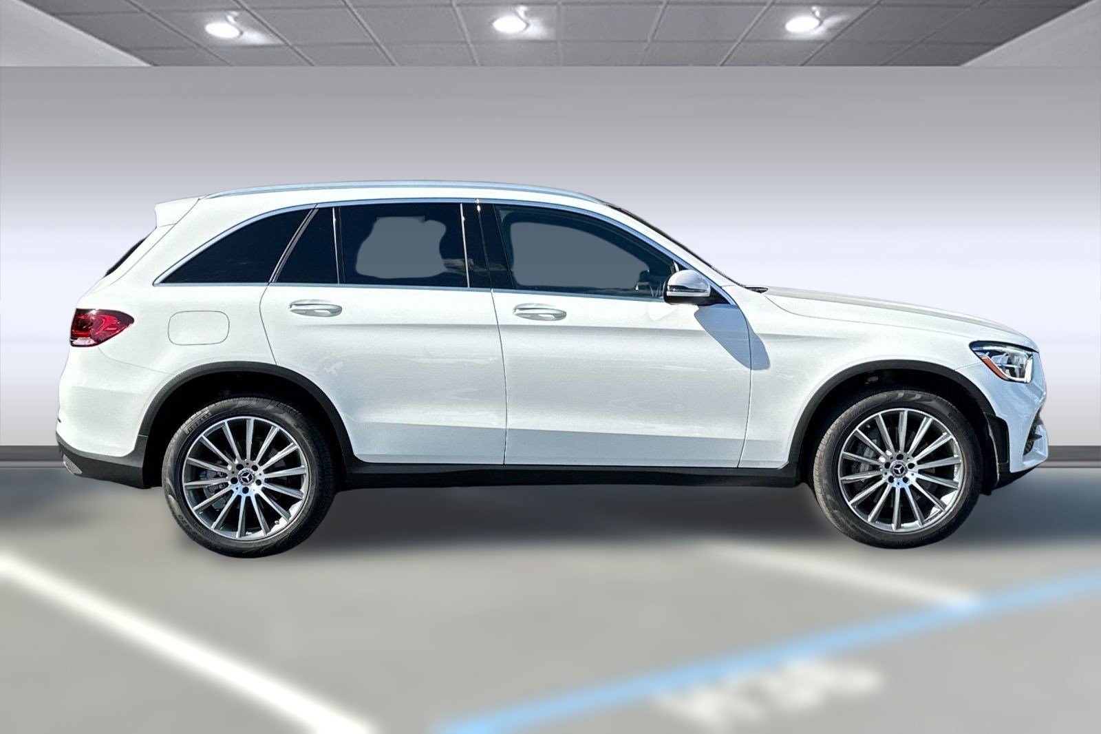 2020 Mercedes Benz GLC 300 4MATIC photo 2