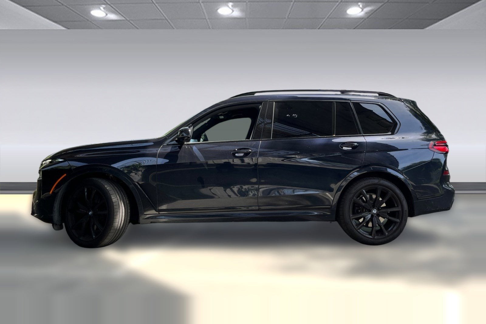 2024 BMW X7 xDrive40i Sports Activity Vehicle photo 2