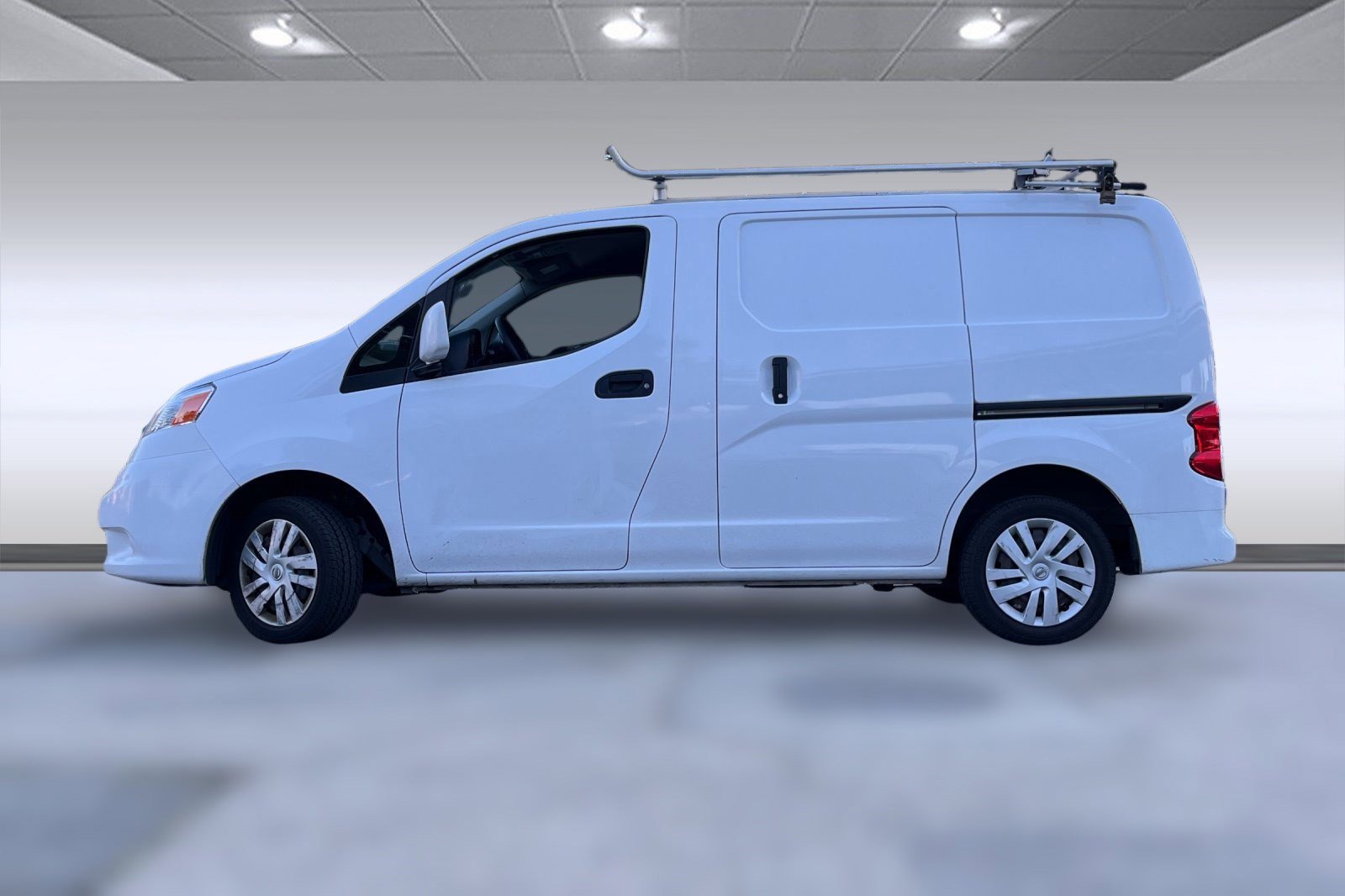 2020 Nissan NV200 SV photo 2