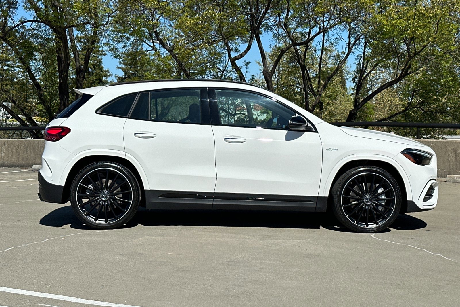 2024 Mercedes Benz GLA AMG 35 4MATIC photo 2