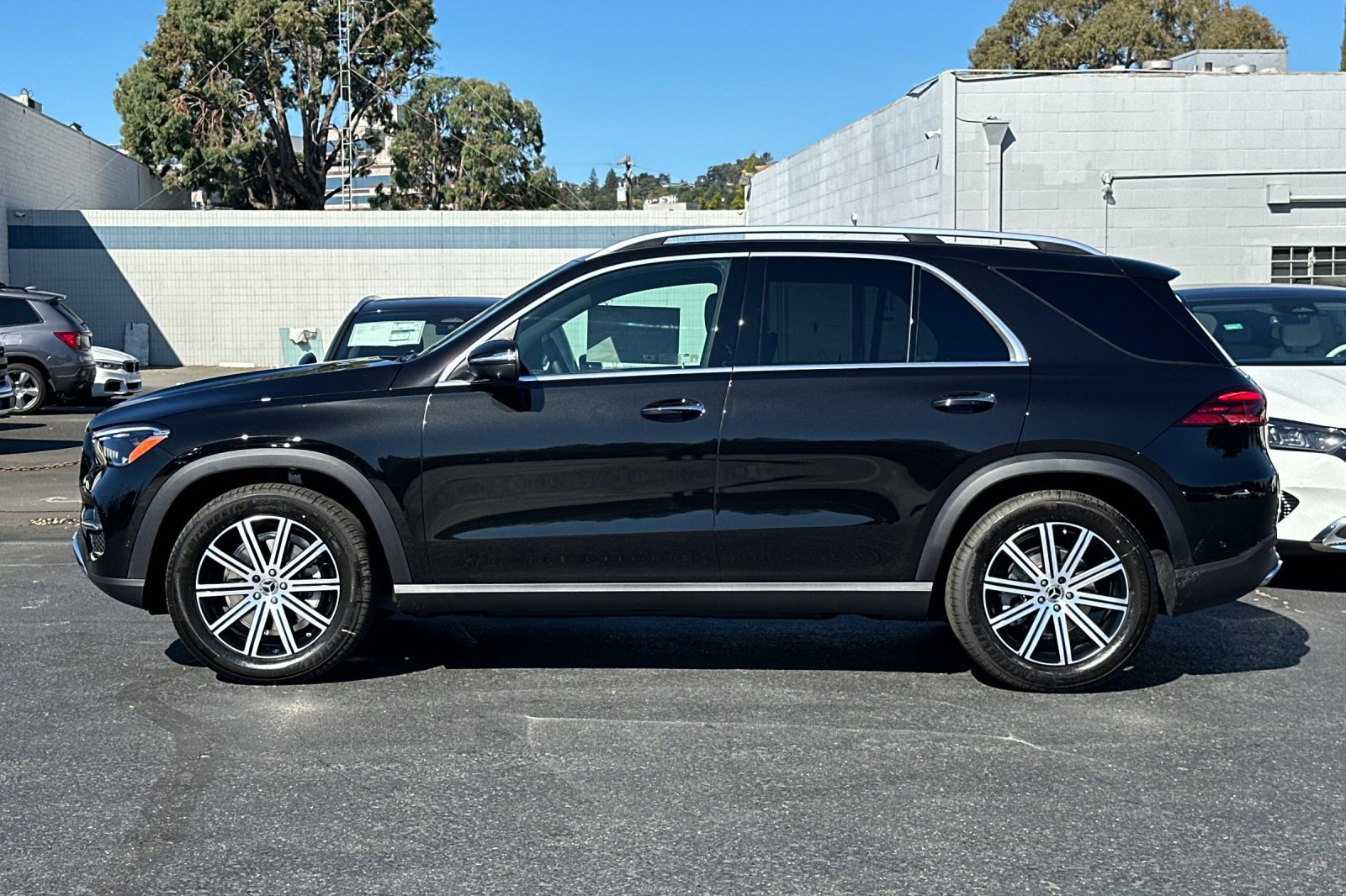 2026 Mercedes Benz GLE 350 4MATIC photo 2