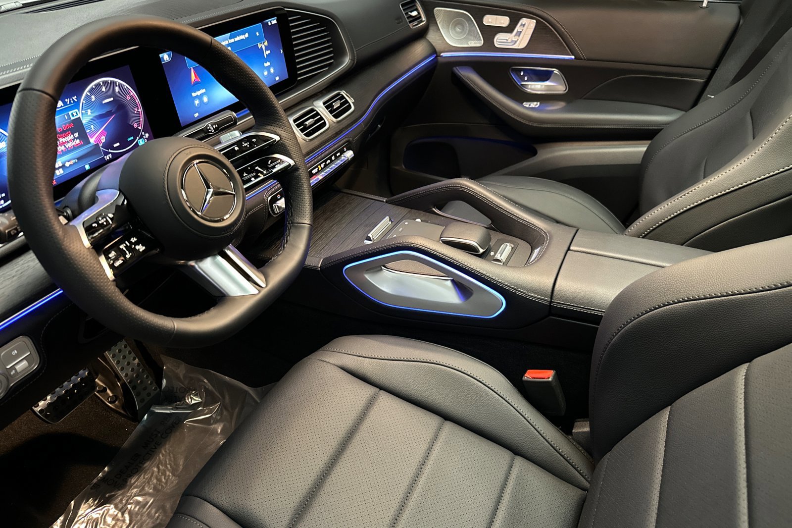 2025 Mercedes Benz GLS 450 4MATIC photo 3