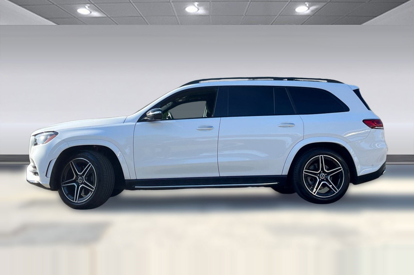 2023 Mercedes-Benz GLS 450 4MATIC SUV photo 2