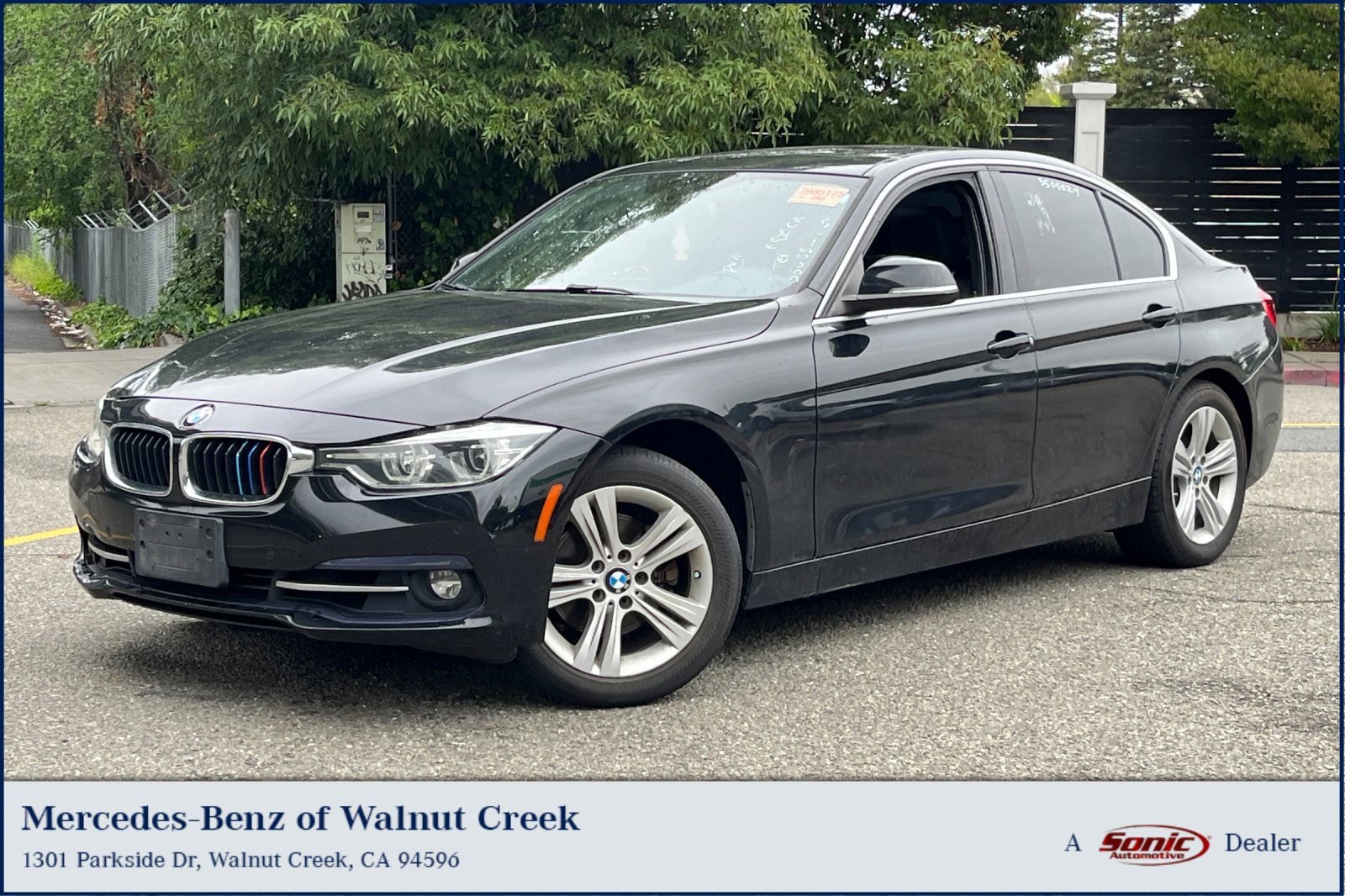 2017 BMW 3 Series 330i Sedan's photo