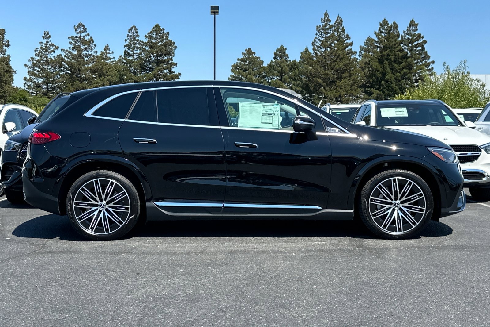 2026 Mercedes Benz EQE SUV photo 2