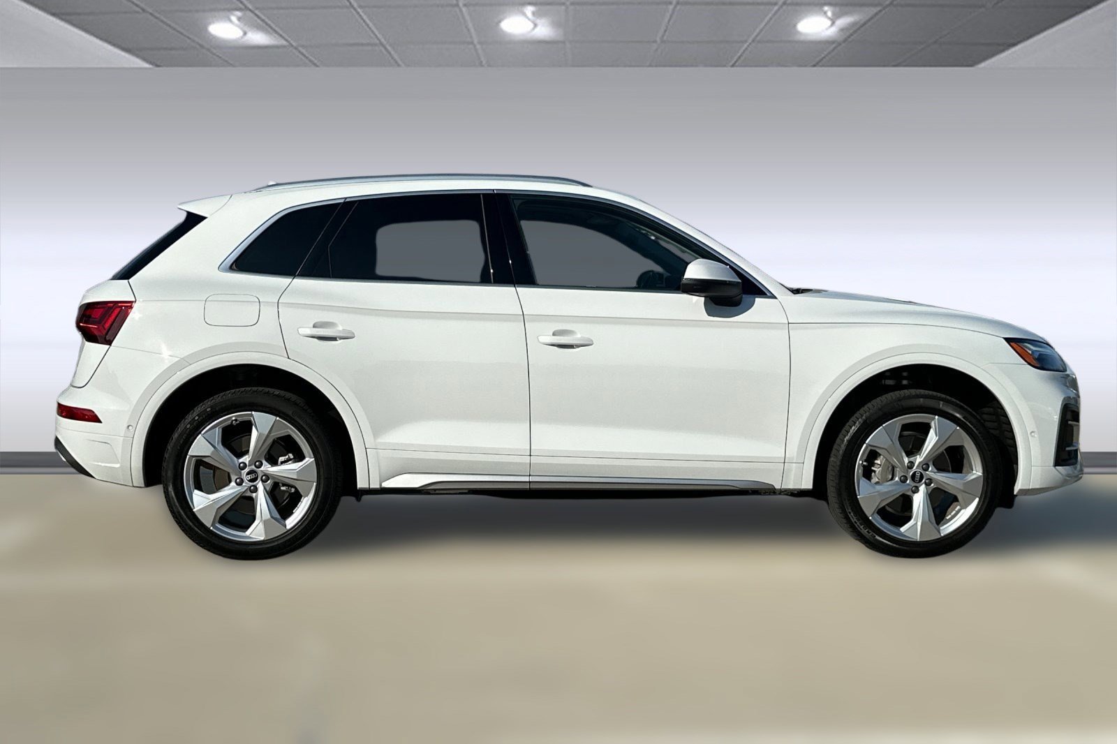 2021 Audi Q5 Prestige 45 TFSI Premium photo 2