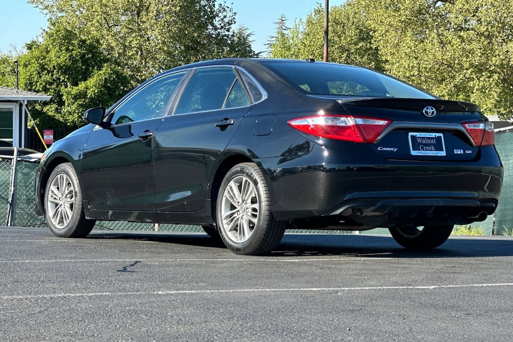 Used 2016 Toyota Camry Hybrid 4dr Sdn SE Sedan