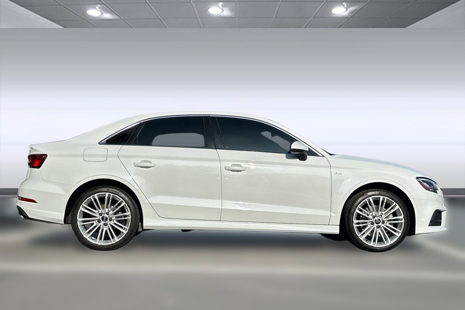 2017 Audi A3 2.0 TFSI Premium Plus Quattro photo 2