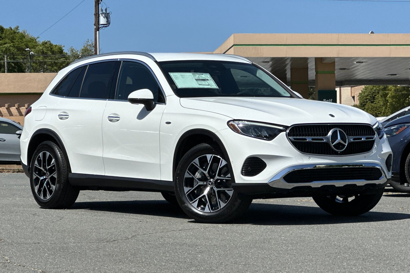 2025 Mercedes Benz GLC 350e 4MATIC photo 2