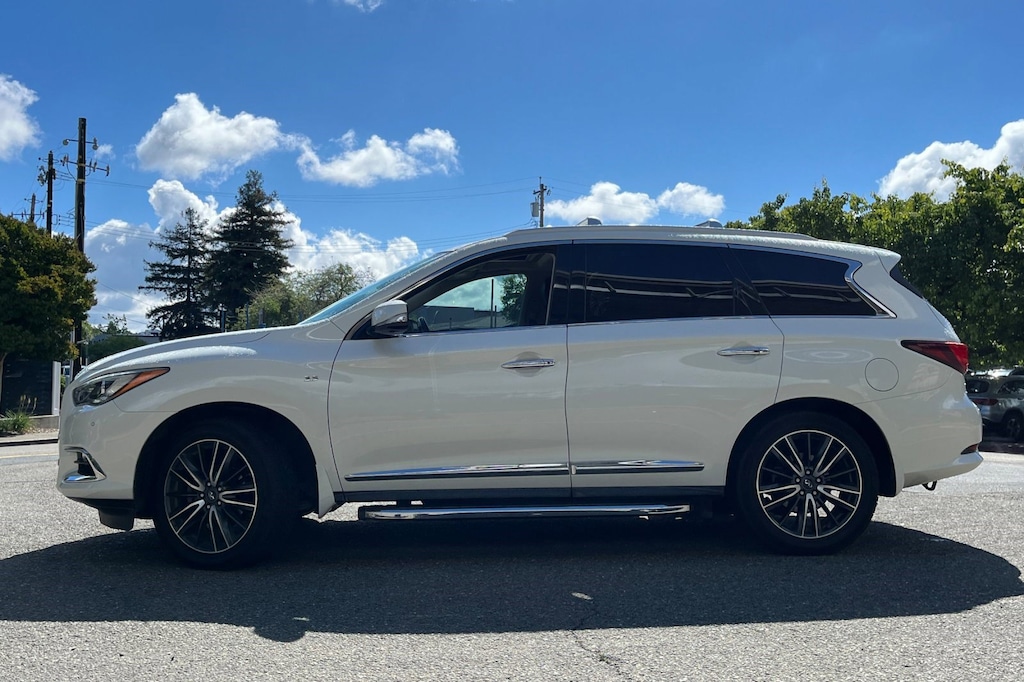Used 2017 INFINITI QX60 AWD SUV