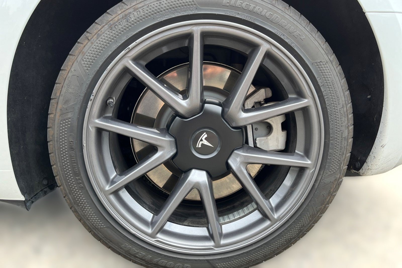 Model 3 RWD Sedan