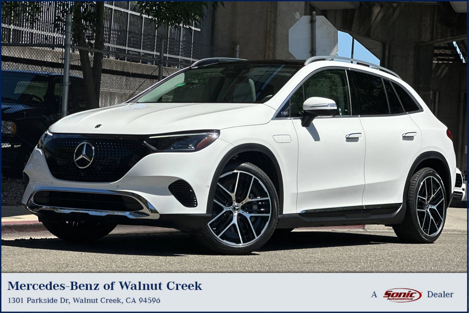 2026 Mercedes-Benz EQE SUV EQE 320+'s photo