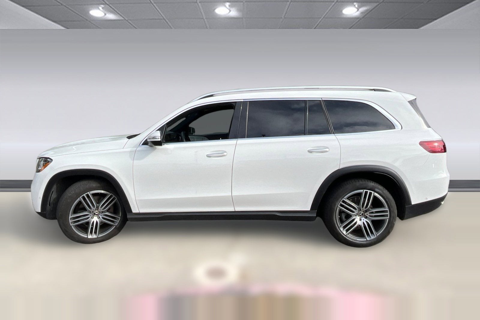 2025 Mercedes-Benz GLS 450 4MATIC SUV photo 2
