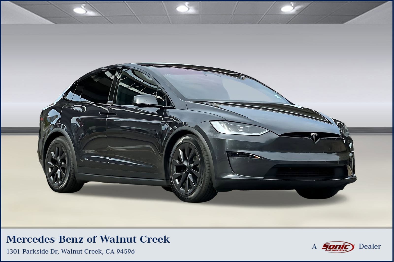 2024 Tesla Model X Long Range's photo