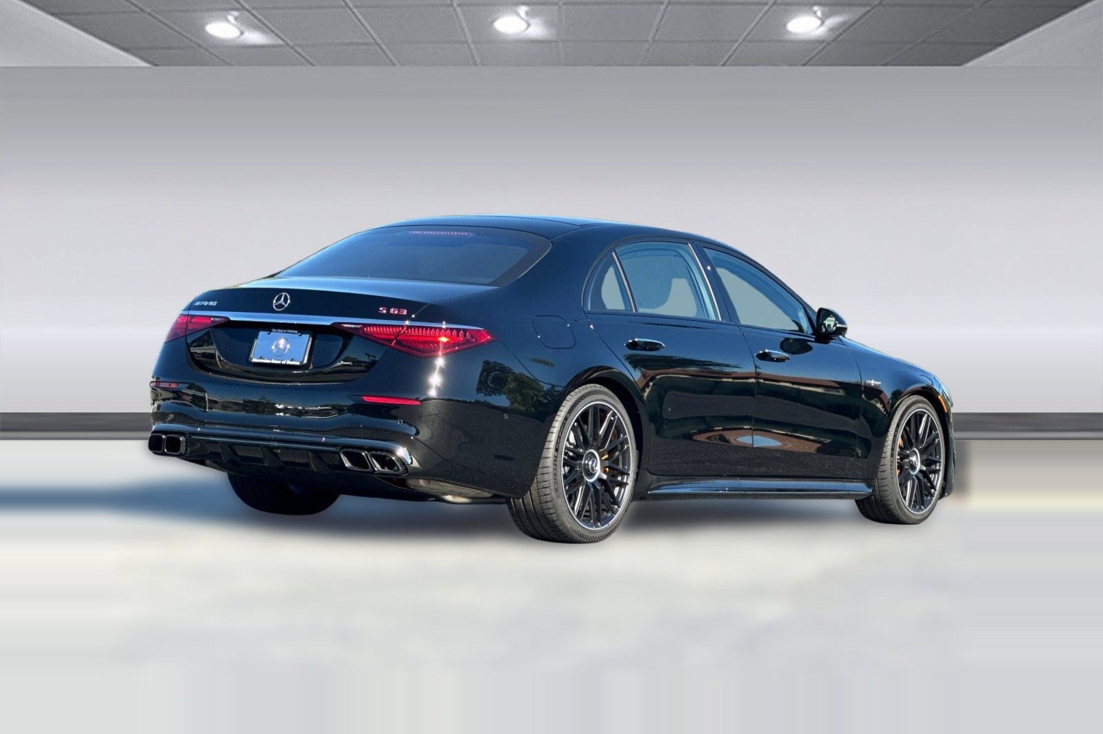 2025 Mercedes-Benz S-Class S 63 - Photo 8