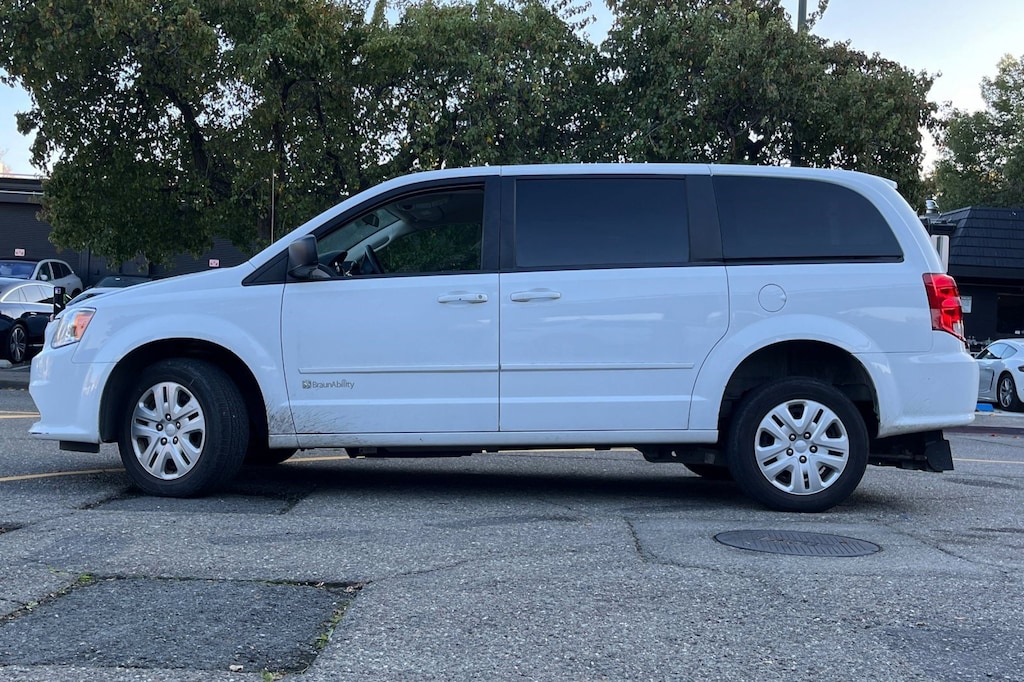 Used 2017 Dodge Grand Caravan SE Wagon Van