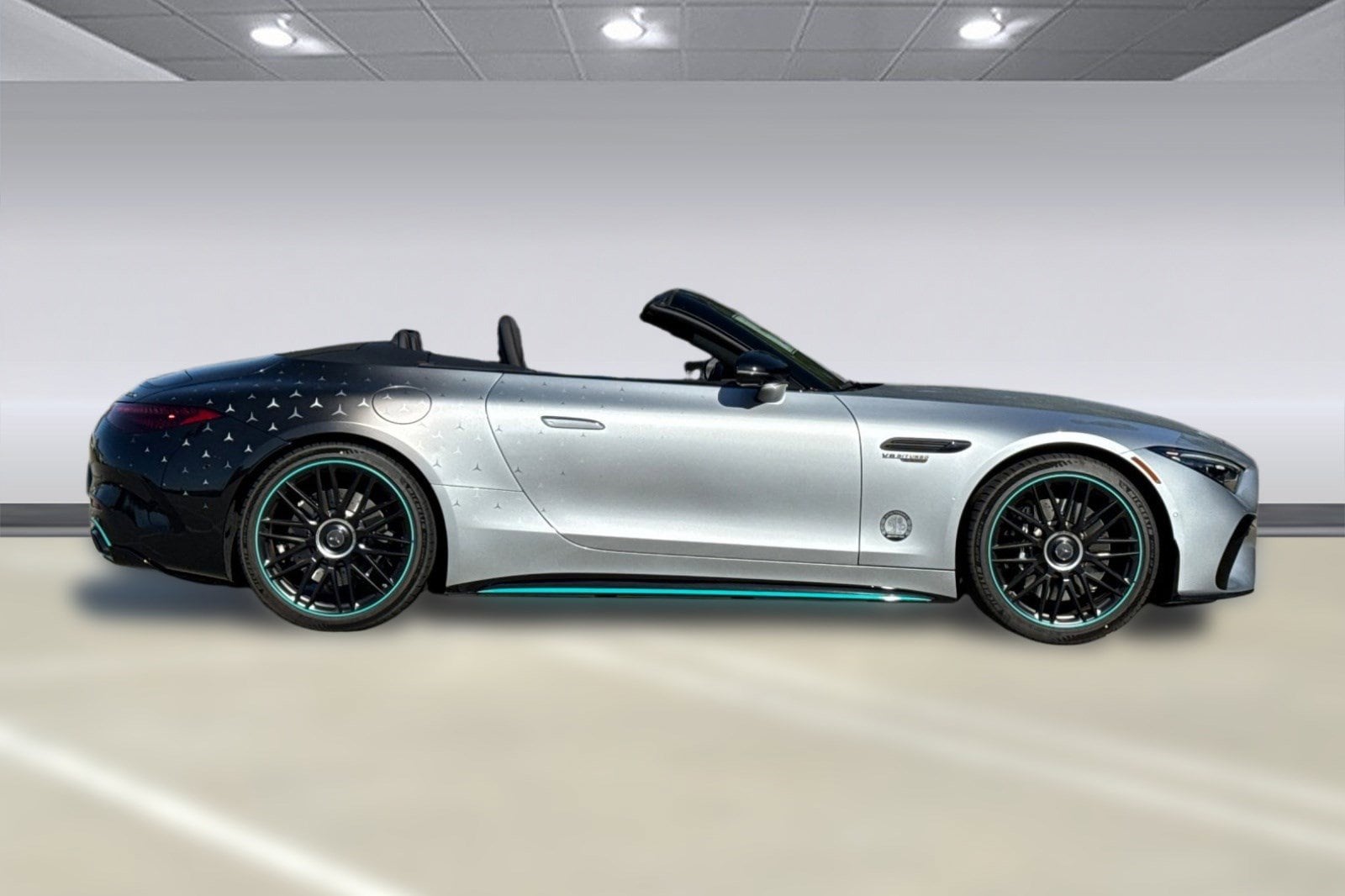 2024 Mercedes-Benz SL AMG  63 Roadster photo 2