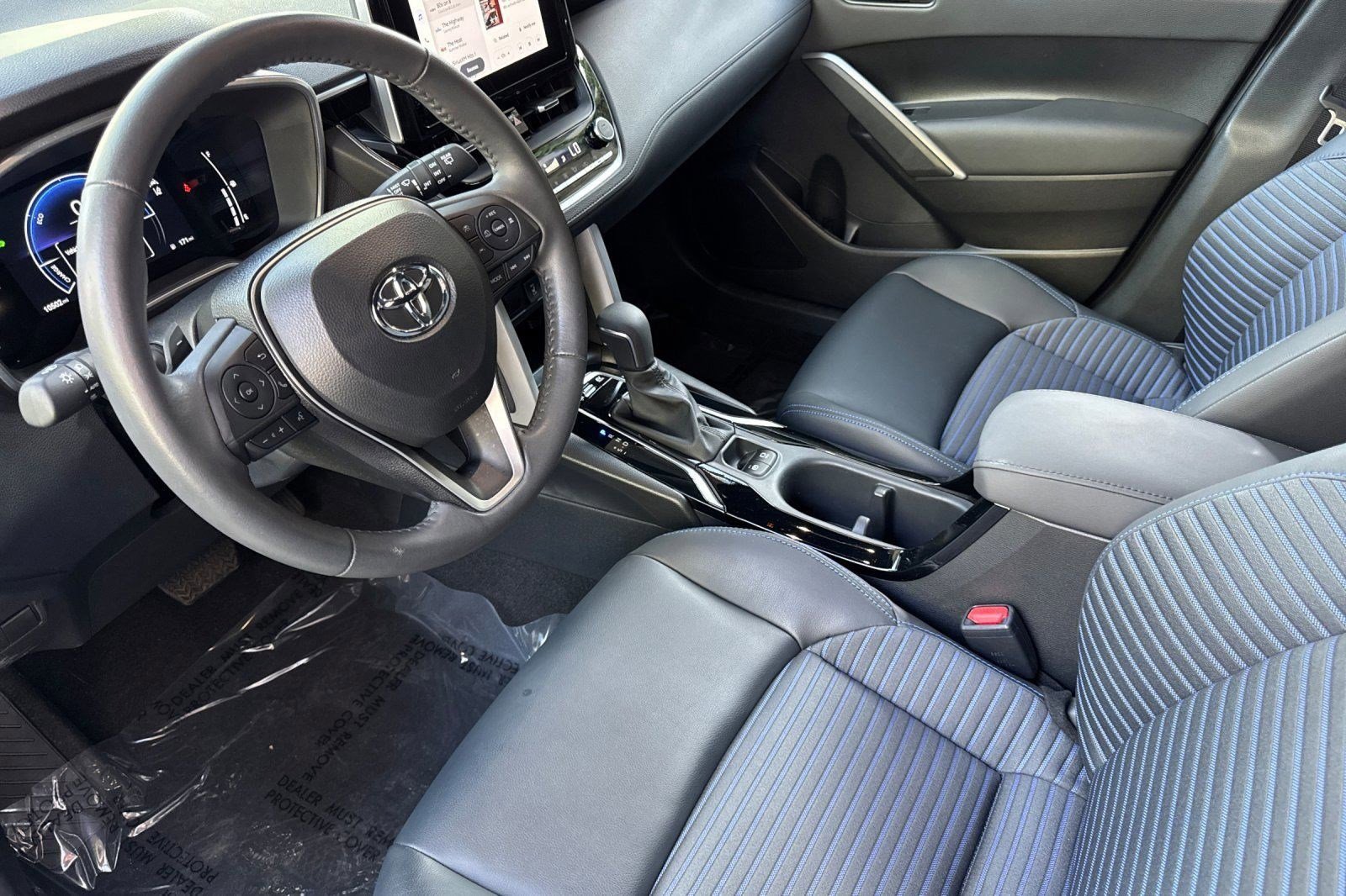 2024 Toyota Corolla Hybrid XSE photo 4