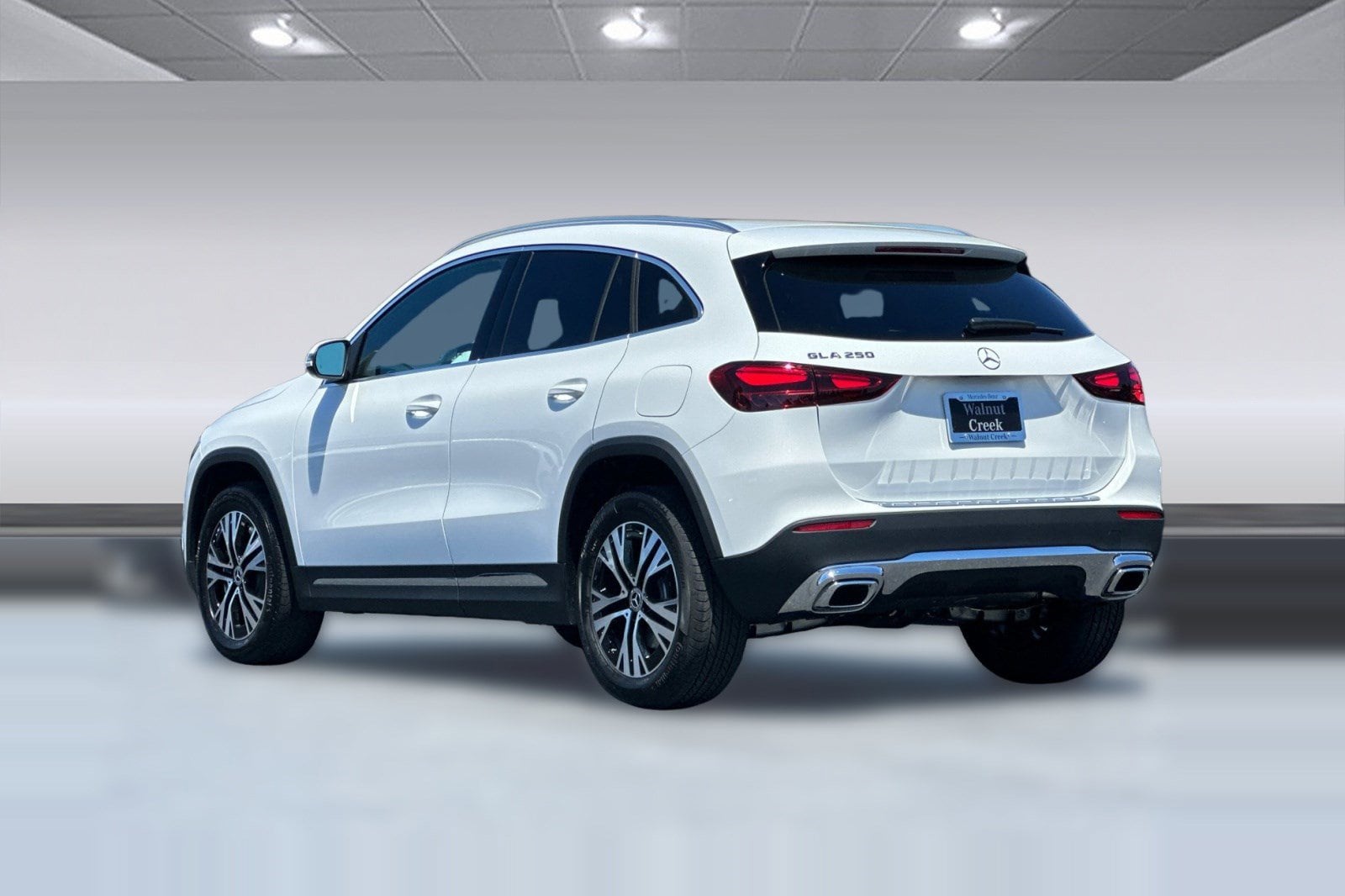 2026 Mercedes-Benz GLA 250 SUV photo 2