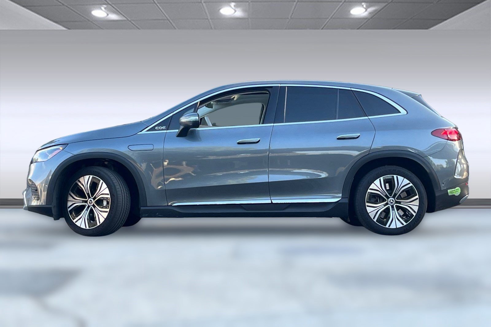 2023 Mercedes Benz EQE SUV 350 photo 2