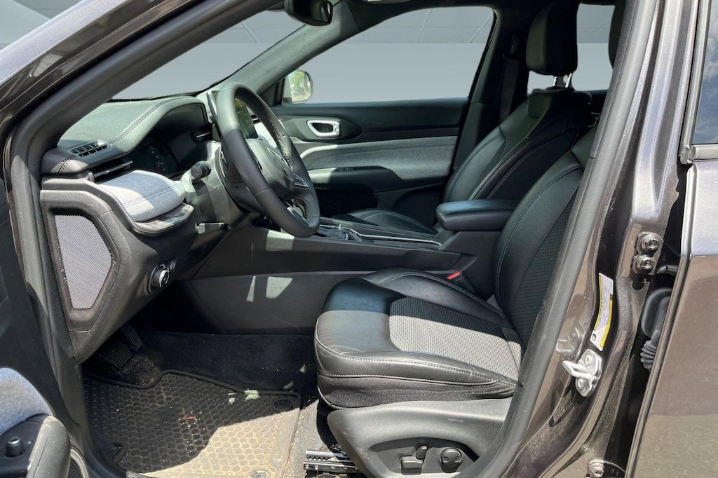 Used 2023 Jeep Compass Latitude 4x4 SUV