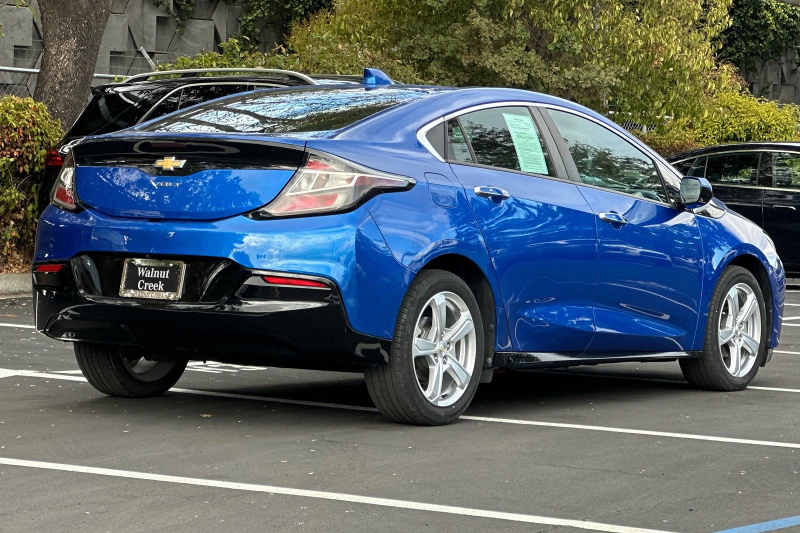 2017 Chevrolet Volt LT photo 3