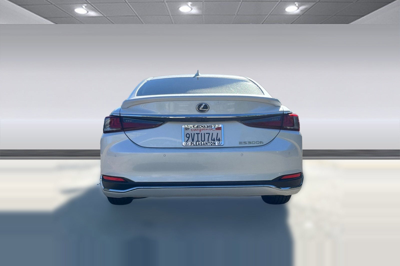 2025 LEXUS ES 300h FWD photo 5