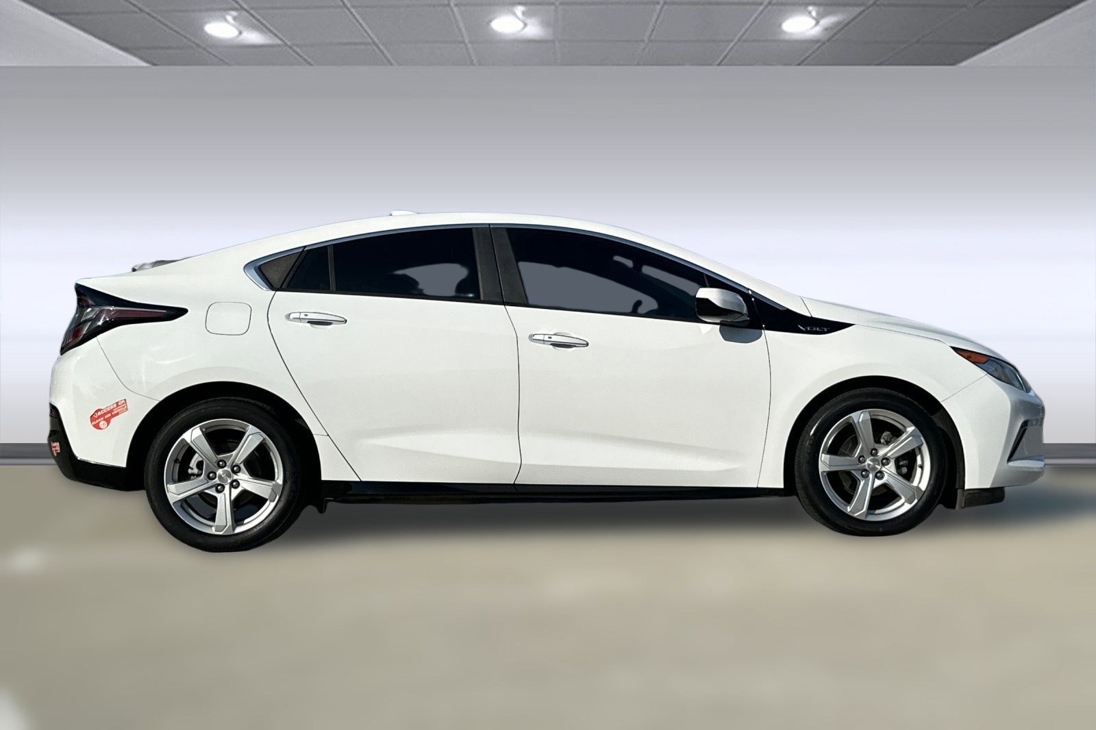 2018 Chevrolet Volt LT photo 3