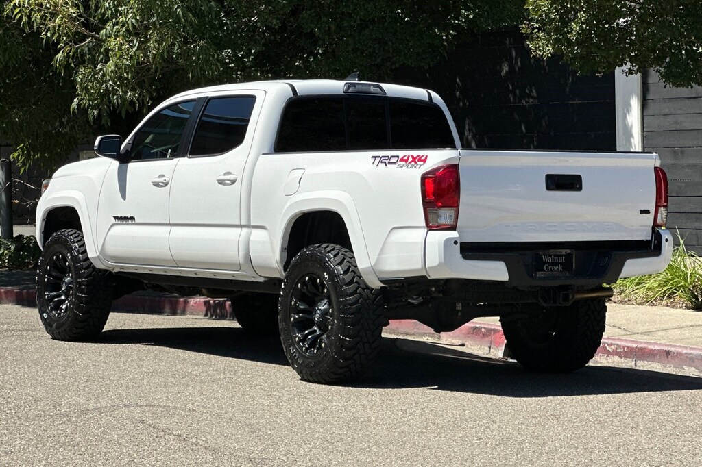 Used 2016 Toyota Tacoma 4WD Double Cab LB V6 AT TRD Sport Truck Double Cab
