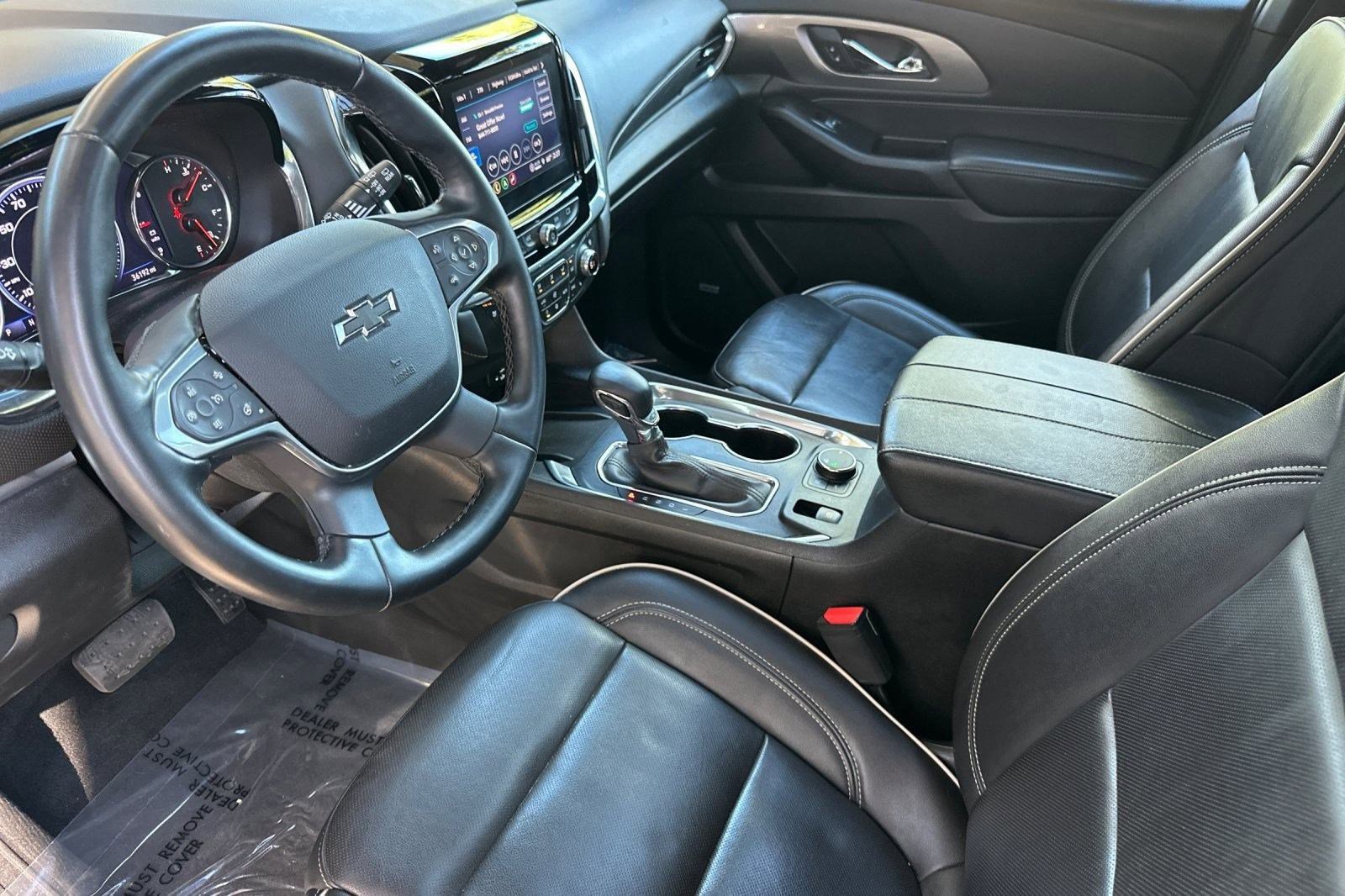 2023 Chevrolet Traverse Premier photo 3
