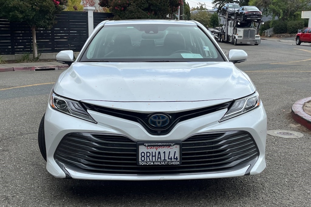 Used 2020 Toyota Camry Hybrid XLE CVT Sedan