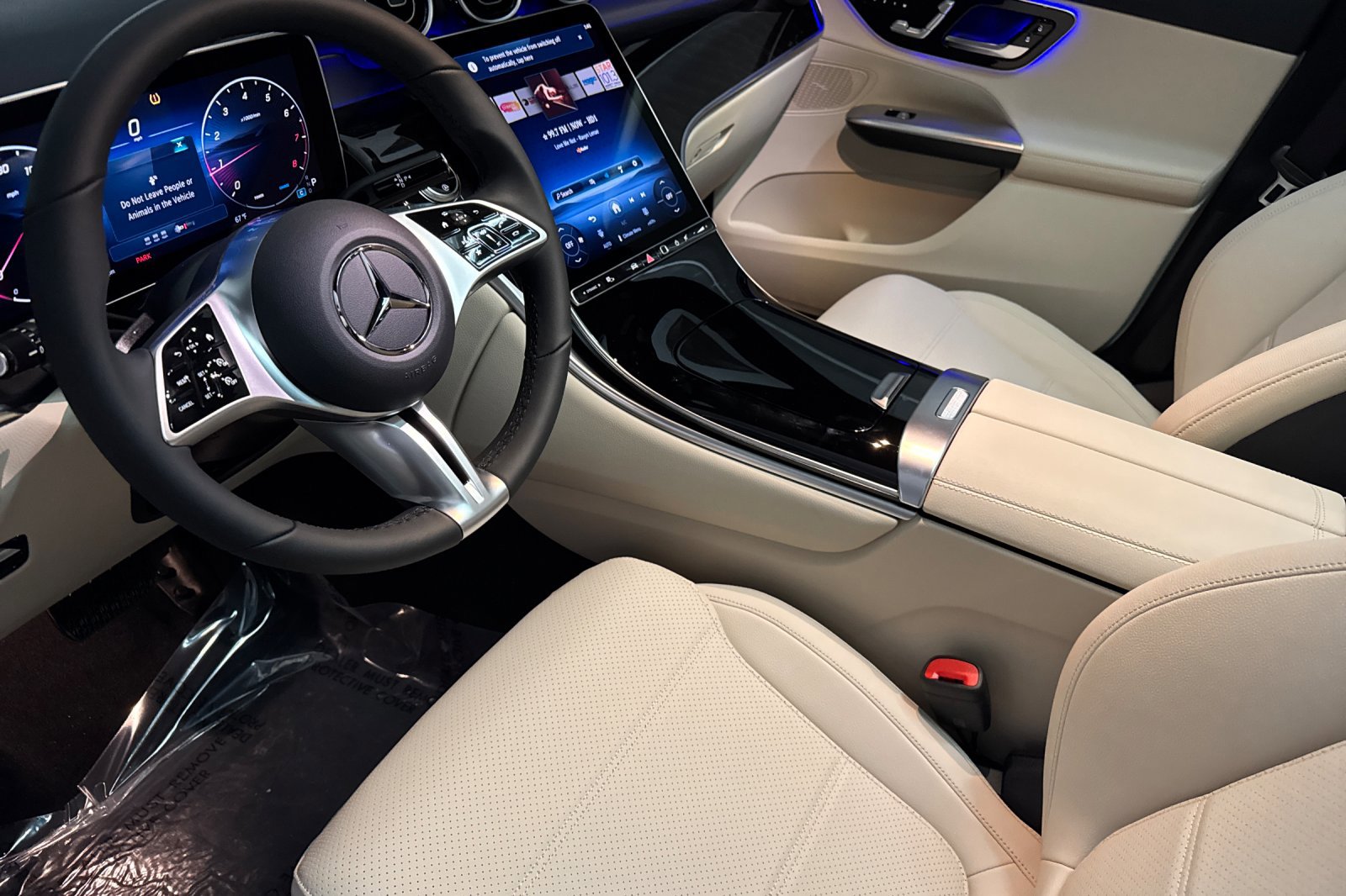 2026 Mercedes Benz GLC 300 4MATIC photo 4