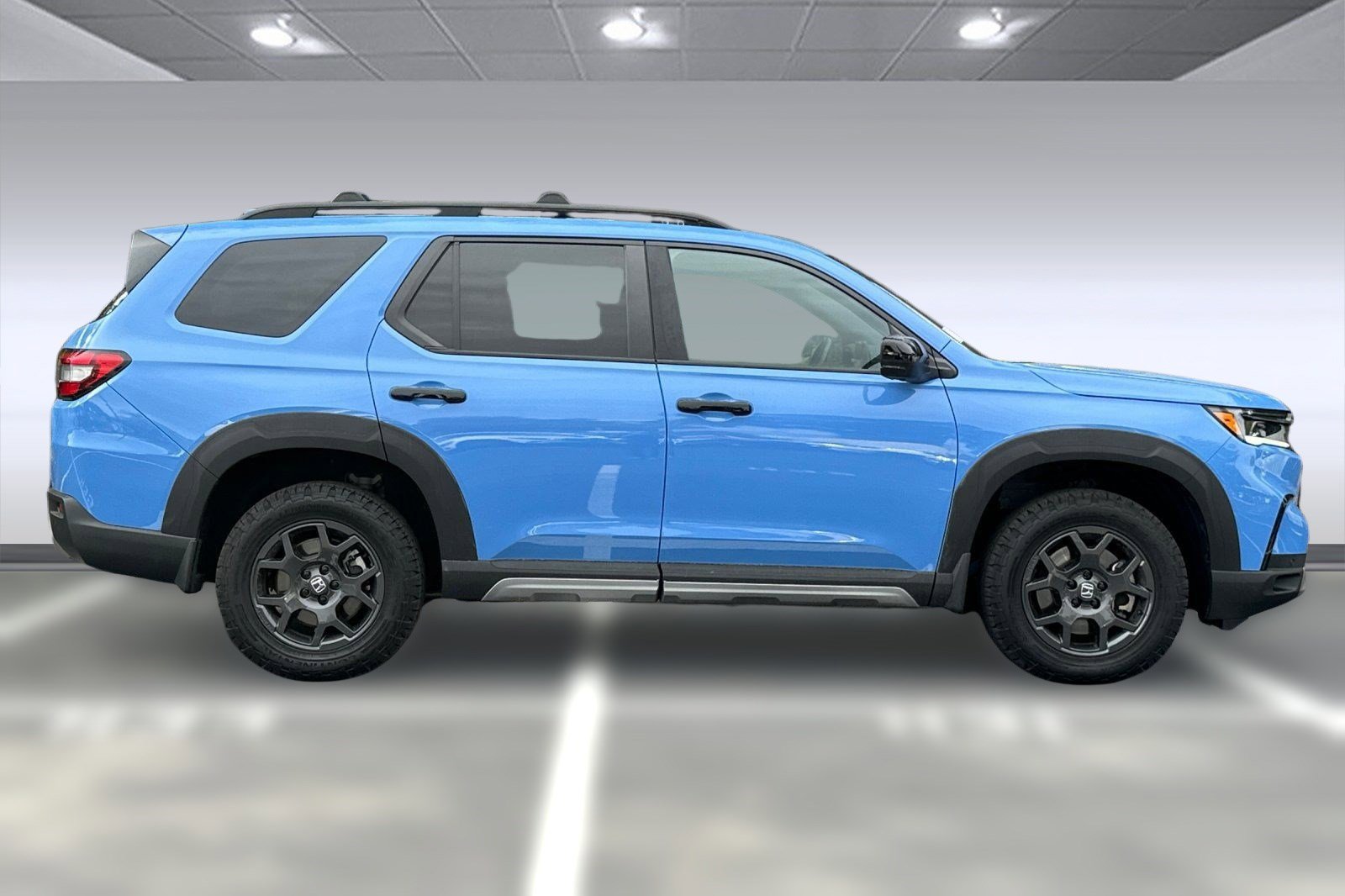 2023 Honda Pilot TrailSport photo 2