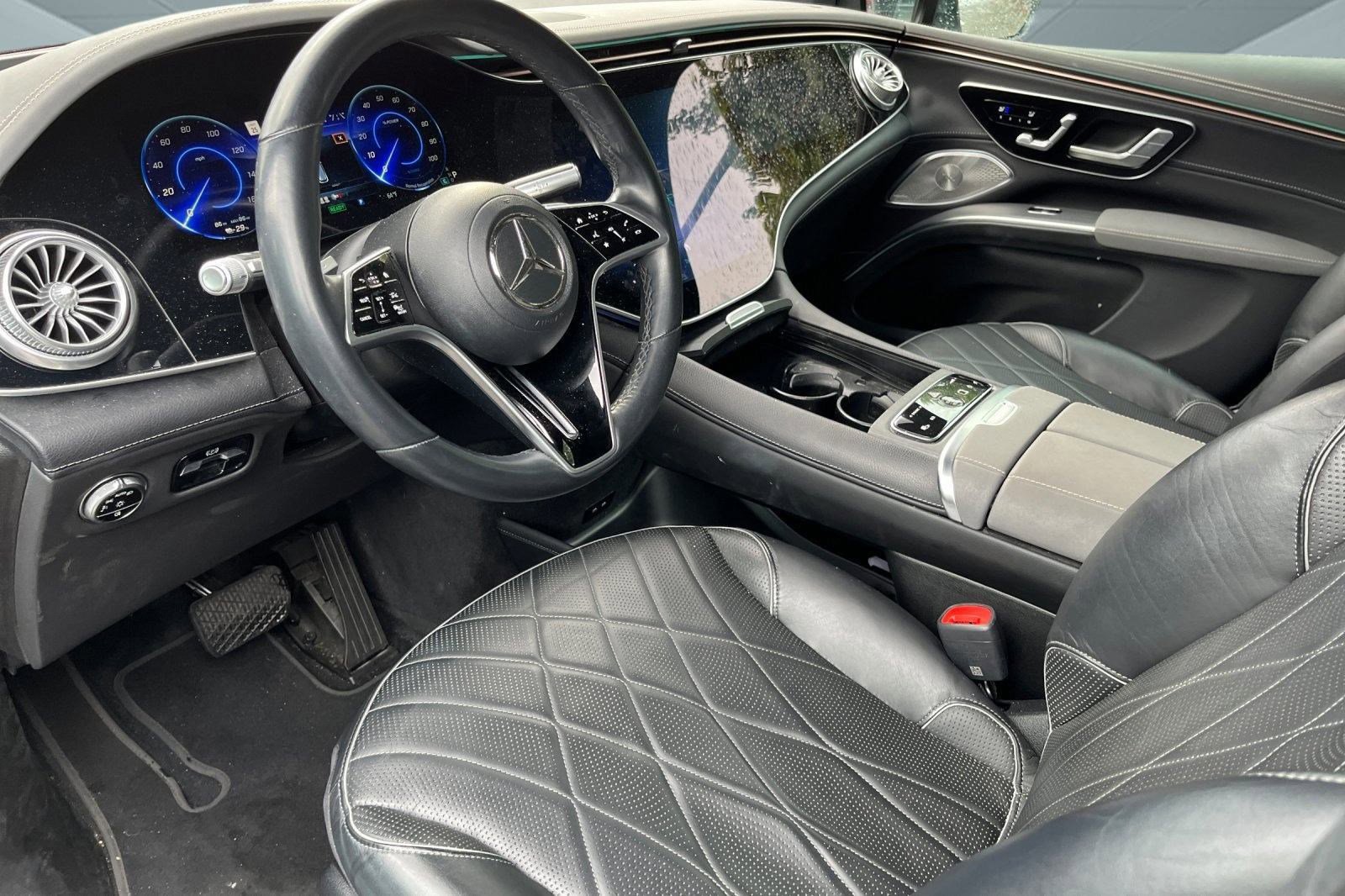 2023 Mercedes Benz EQS SUV 580 4MATIC photo 2