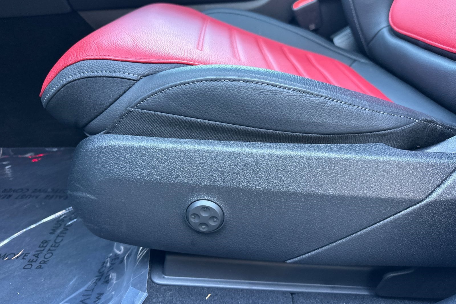 2025 Mercedes-Benz GLC AMG GLC43 - Photo 15