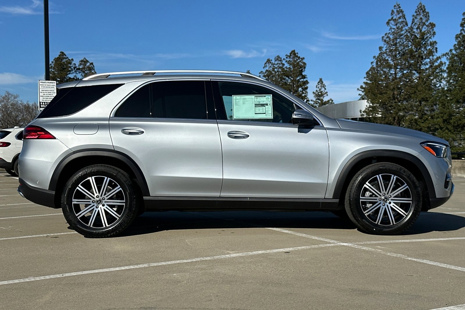 2025 Mercedes Benz GLE 350 photo 2