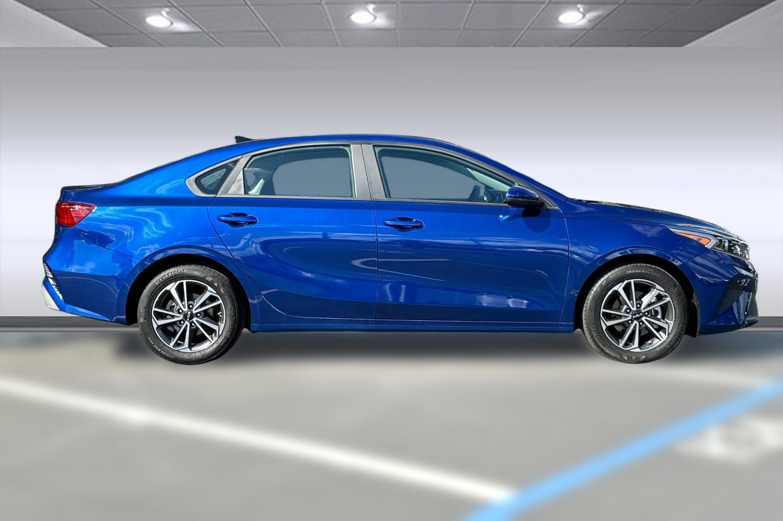2022 Kia Forte LXS photo 2