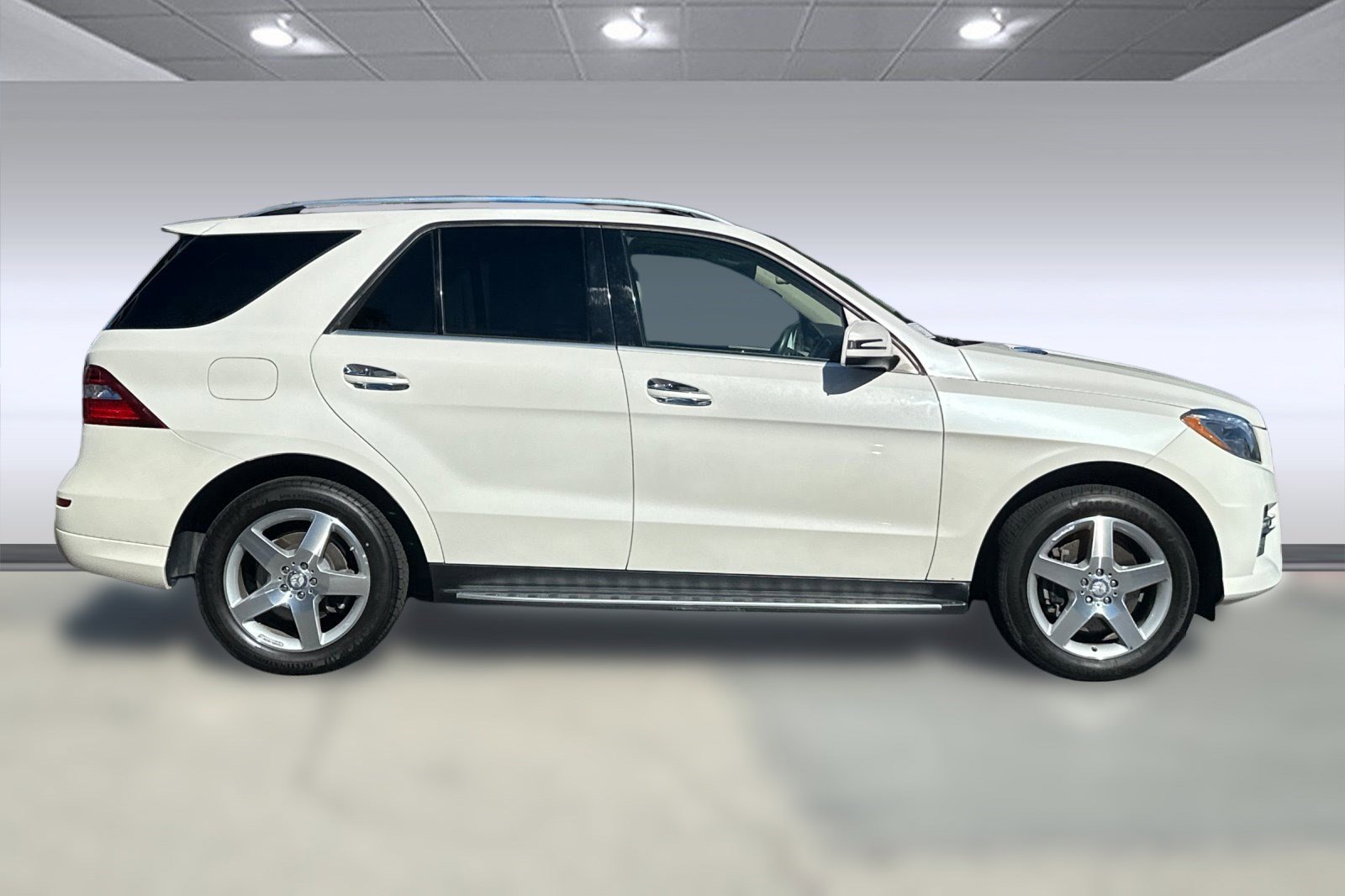 2015 Mercedes Benz ML 400 4MATIC photo 2