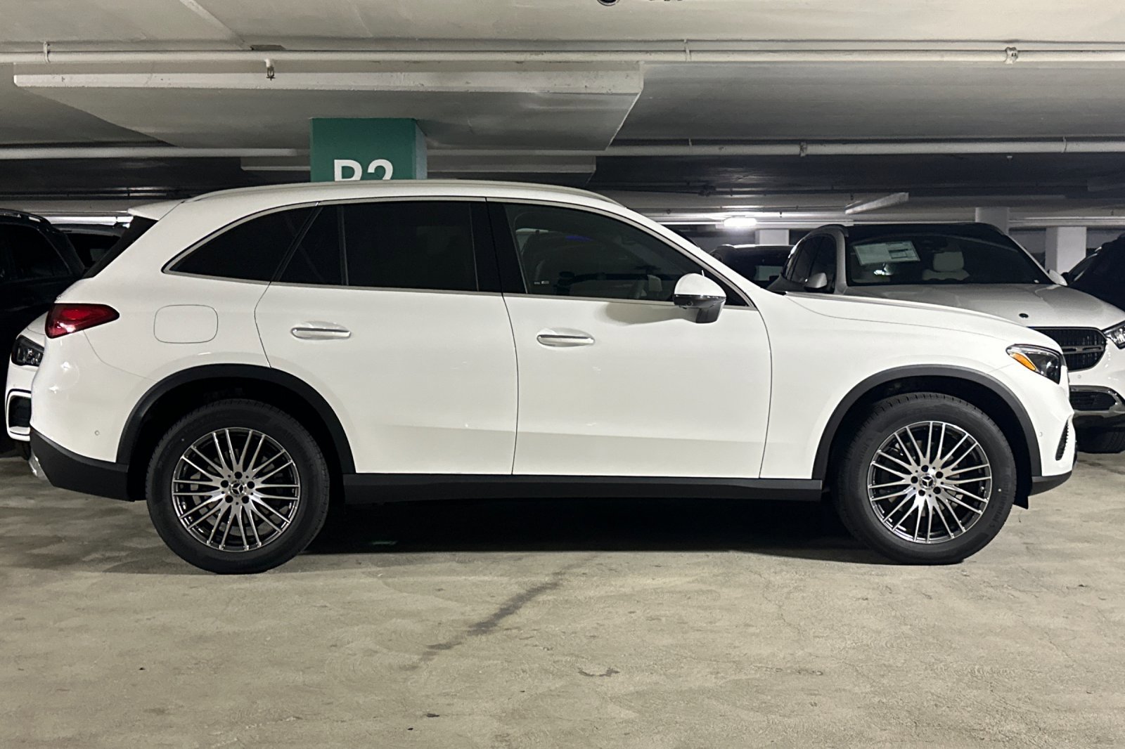 2026 Mercedes Benz GLC 300 4MATIC photo 2
