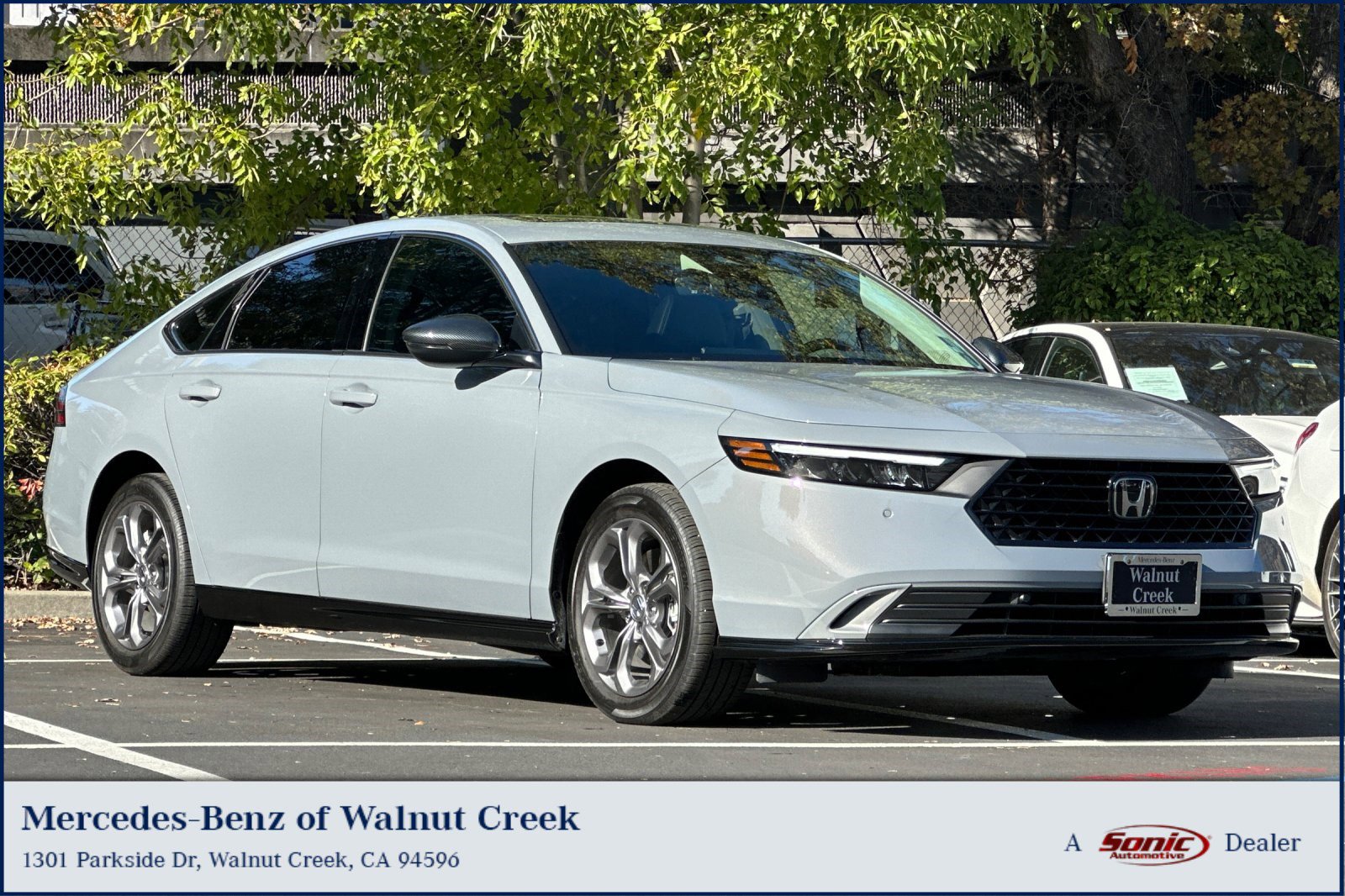 2023 Honda Accord Hybrid EX-L photo 2